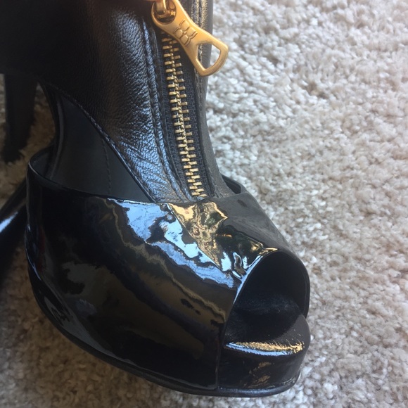 BCBG MAXAZR IA Jash sandal Size 7.5 B /37.5 - Picture 3 of 8